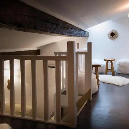 Appartement Entre Pierres Et Soleil - Vue Cité